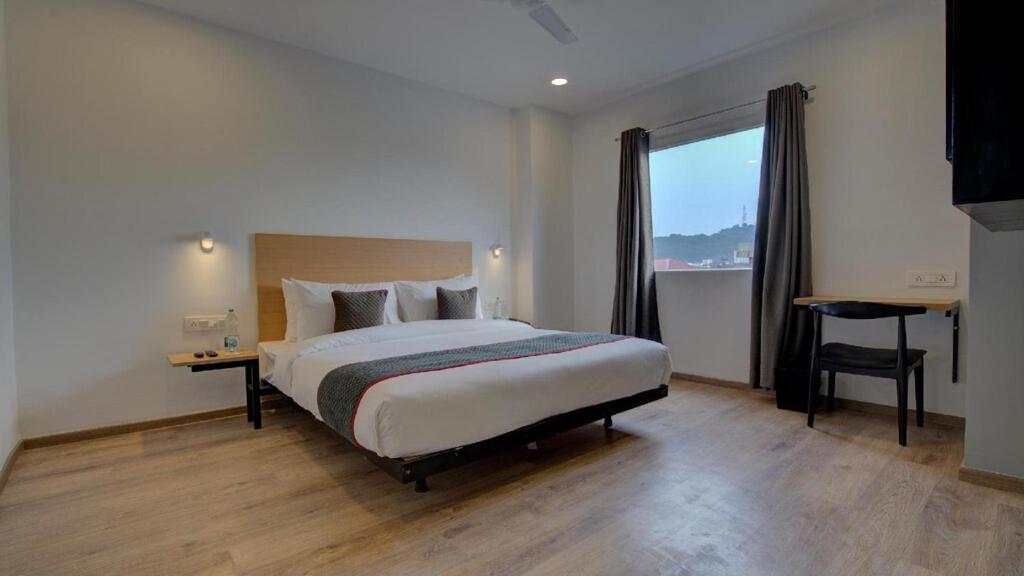 Hotel Eureka Grand Ґувахаті Екстер'єр фото